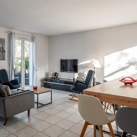 Apartment House 4 Bedroomed Near Disneyland Paris