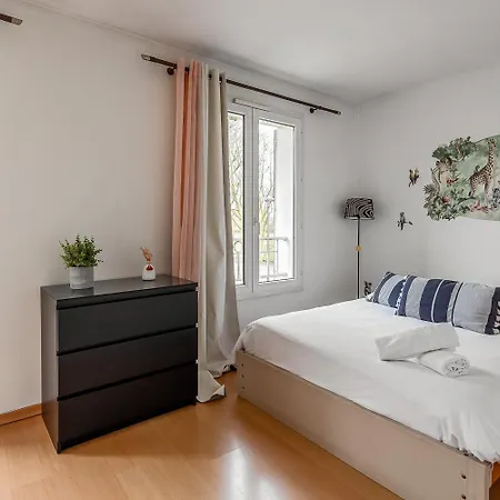 Apartment House 4 Bedroomed Near Disneyland Paris Serris
