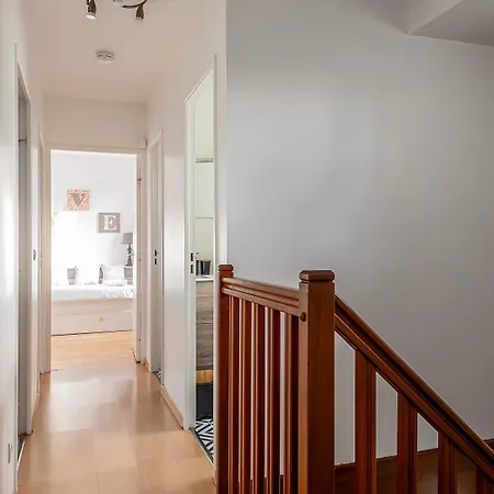 House 4 Bedroomed Near Disneyland Paris Apartment *