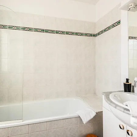 House 4 Bedroomed Near Disneyland Paris *