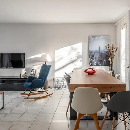 House 4 Bedroomed Near Disneyland Paris Apartment Serris