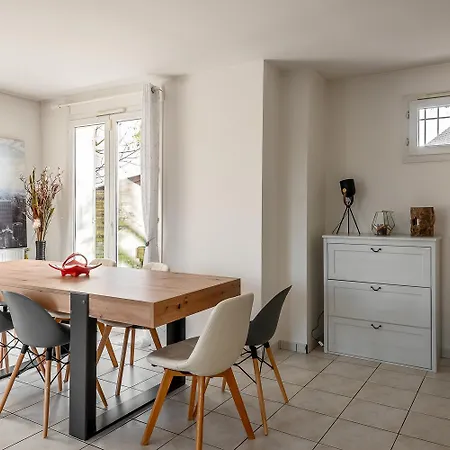 House 4 Bedroomed Near Disneyland Paris Serris